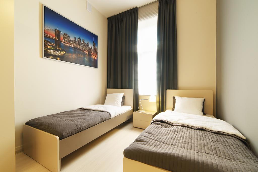 1 Night In Poznan - Matejki Apartments Phòng bức ảnh